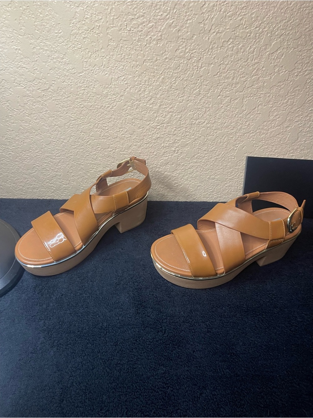 Platform sandals